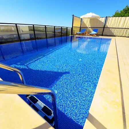 Villa Guemues וילה *